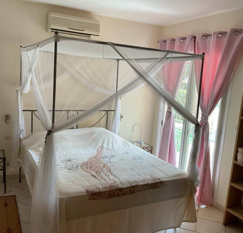 Somone – Belle villa à vendre près de la plage et de la route